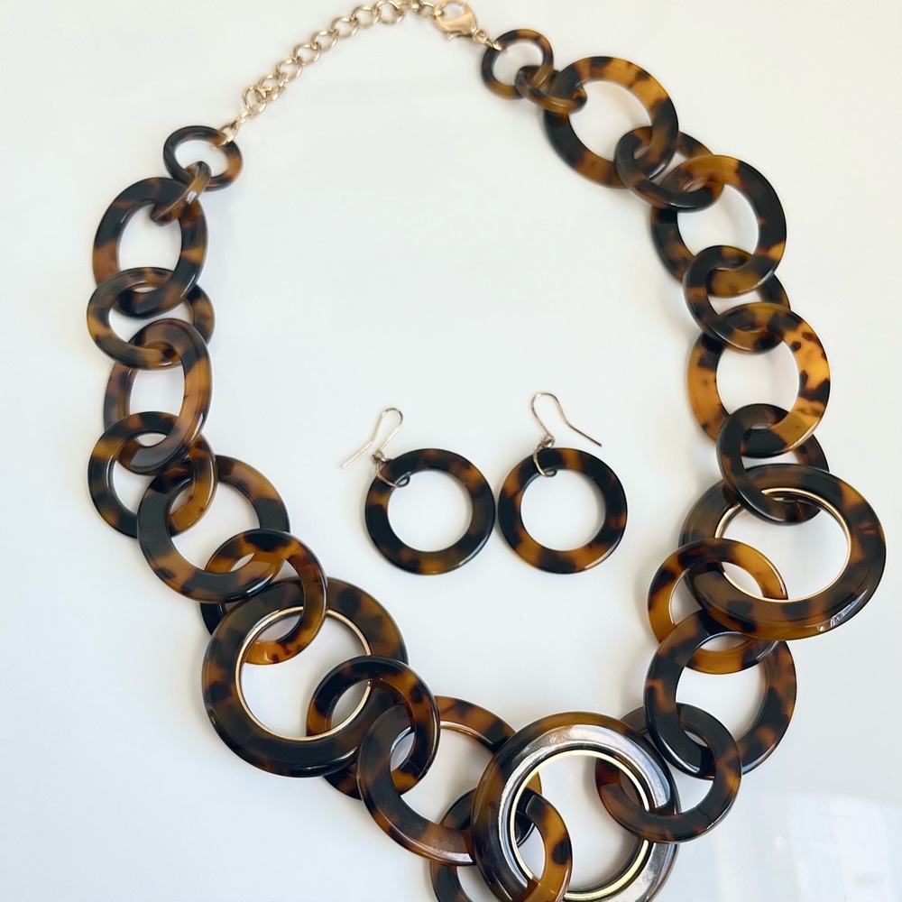 Chunky Tortoise Shell Necklace & Earring Set - Picture 6 of 6